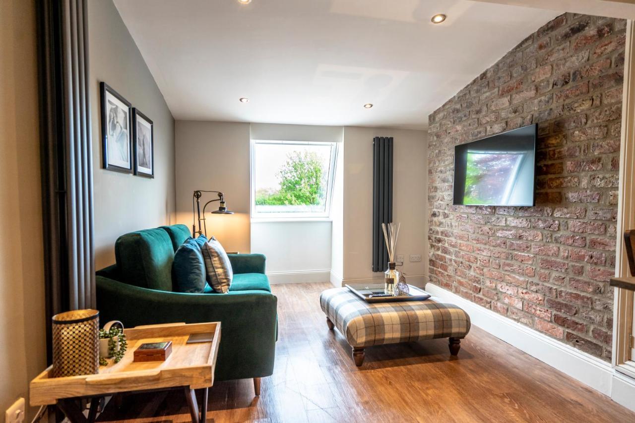 The Loft At Dukes Townhouse Apartment ยอร์ค ภายนอก รูปภาพ